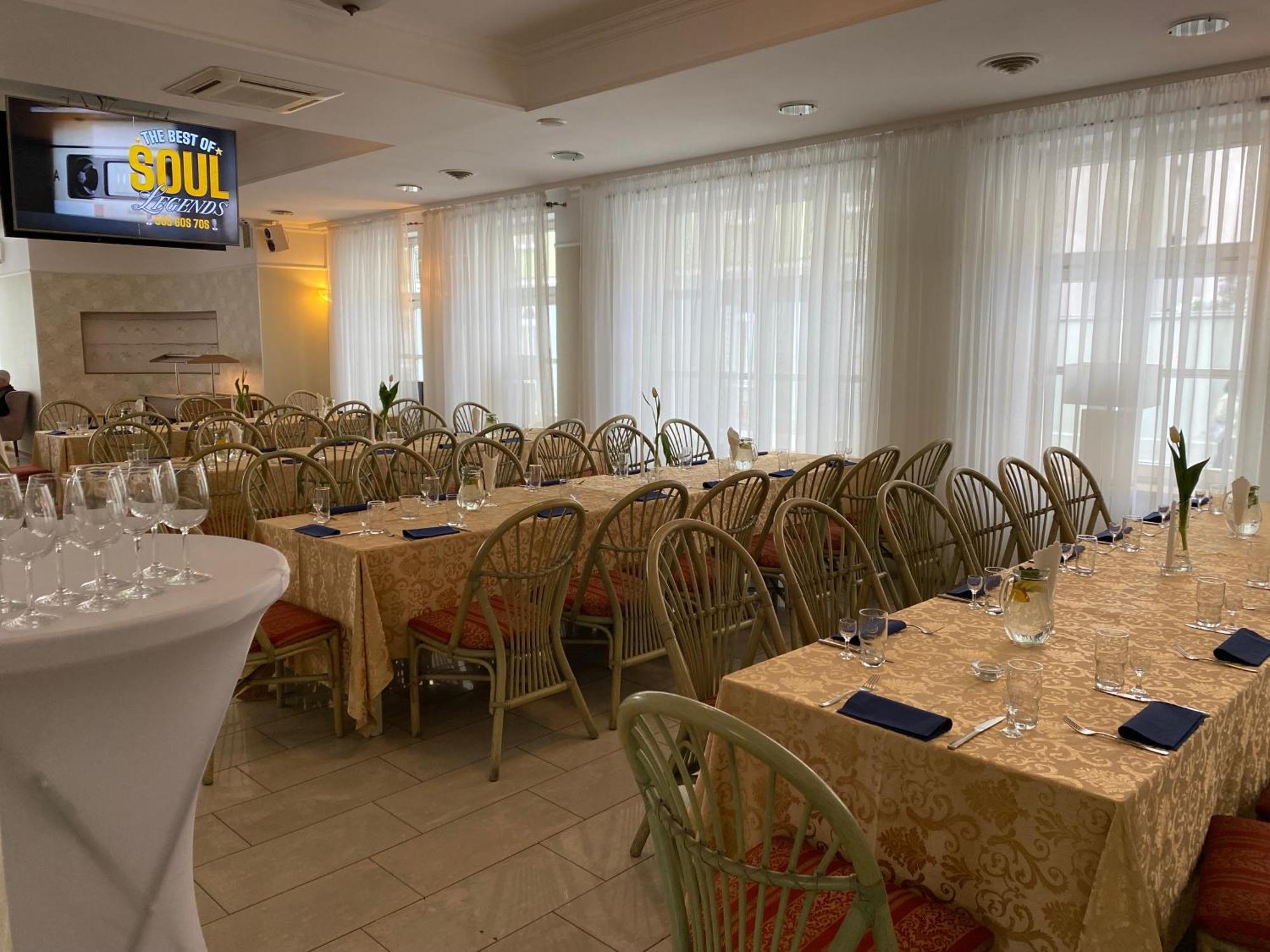 Hotel Calisia Kaliszki Kültér fotó