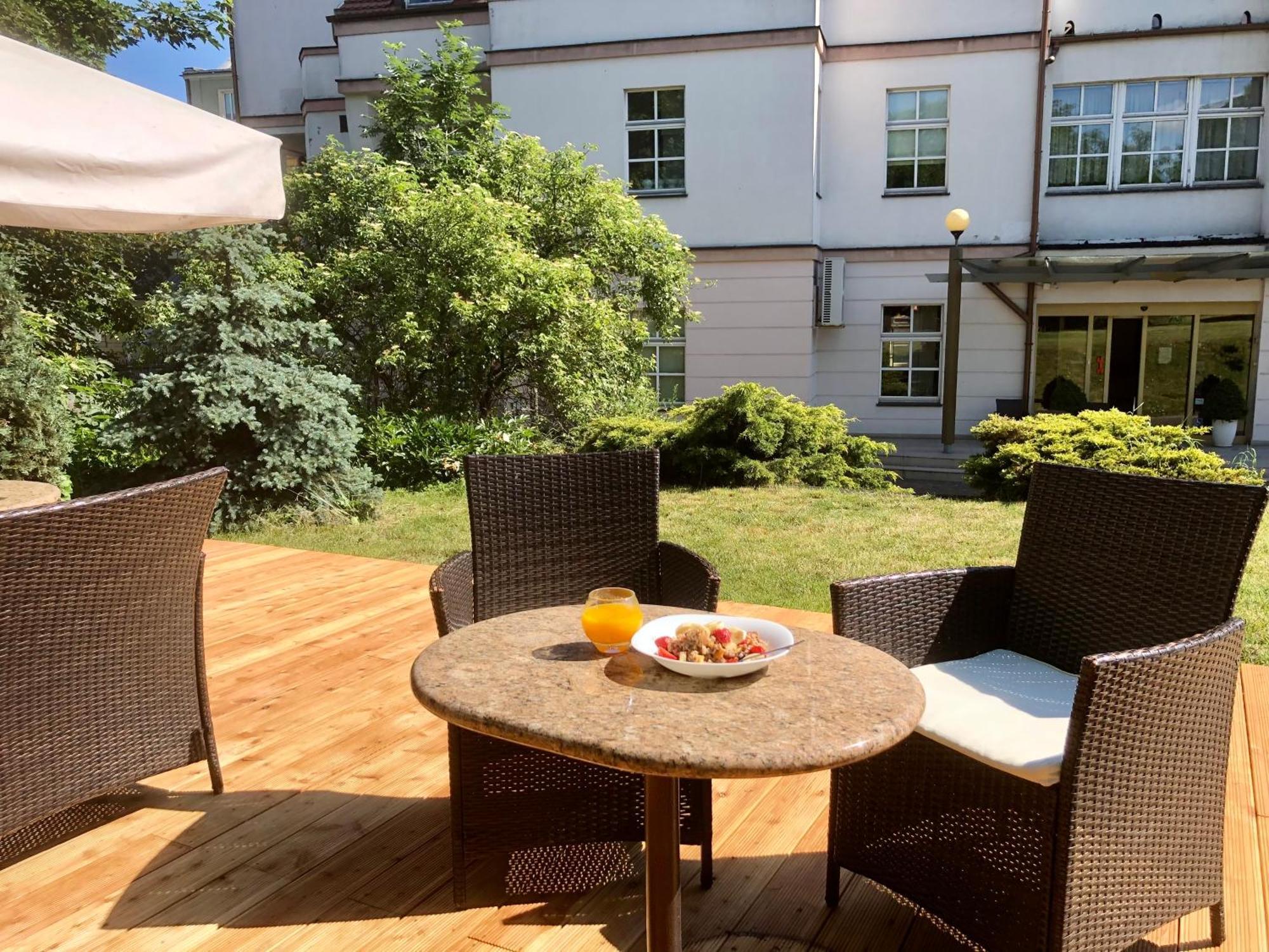 Hotel Calisia Kaliszki Kültér fotó