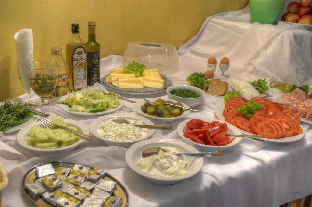 Hotel Calisia Kaliszki Kültér fotó