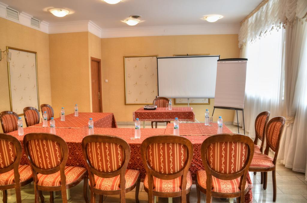 Hotel Calisia Kaliszki Kültér fotó