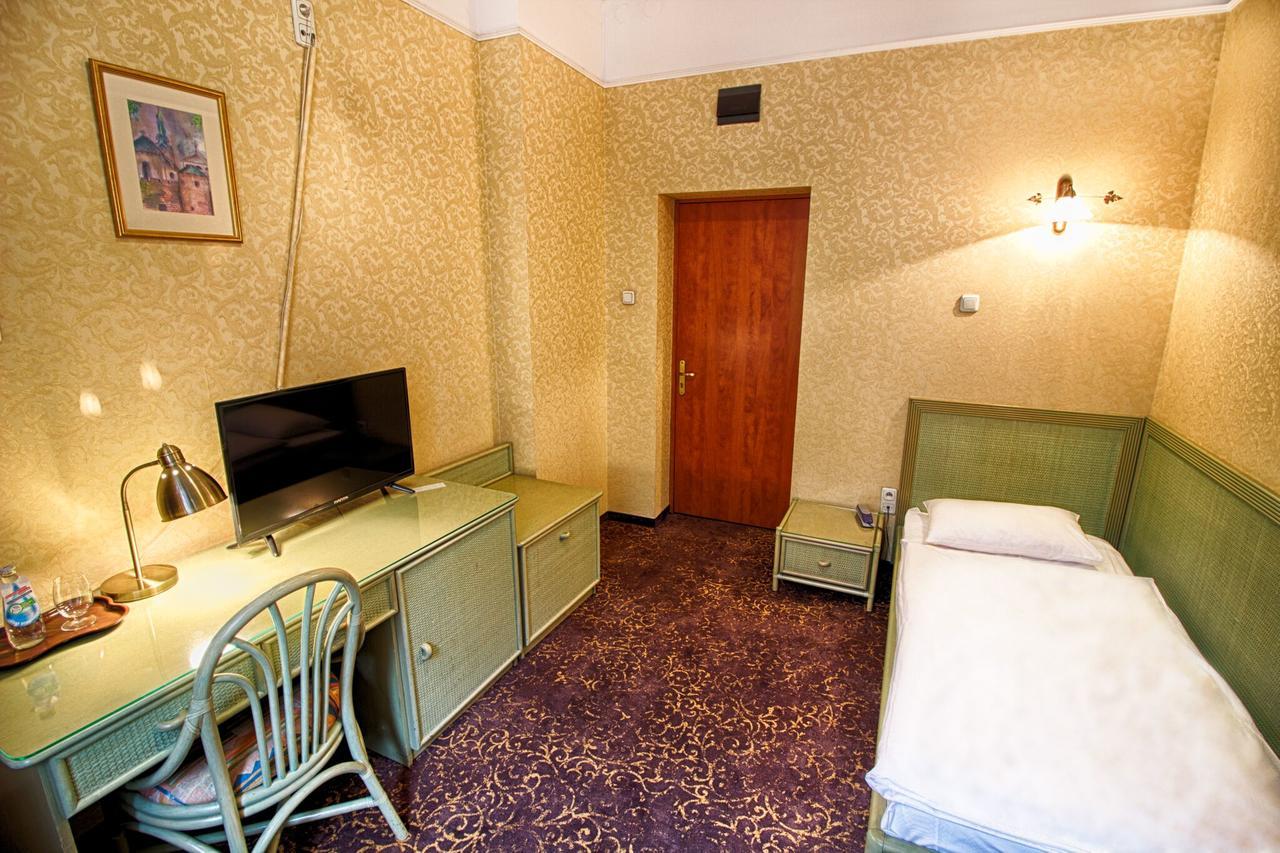 Hotel Calisia Kaliszki Kültér fotó